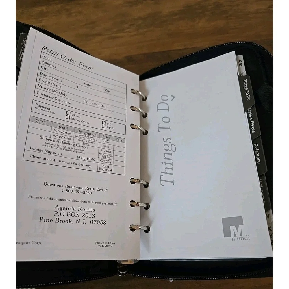 Mundi 2004-6 Daily Planner/ID Slots/Address Book/Month At Glance Red Fabric Zip